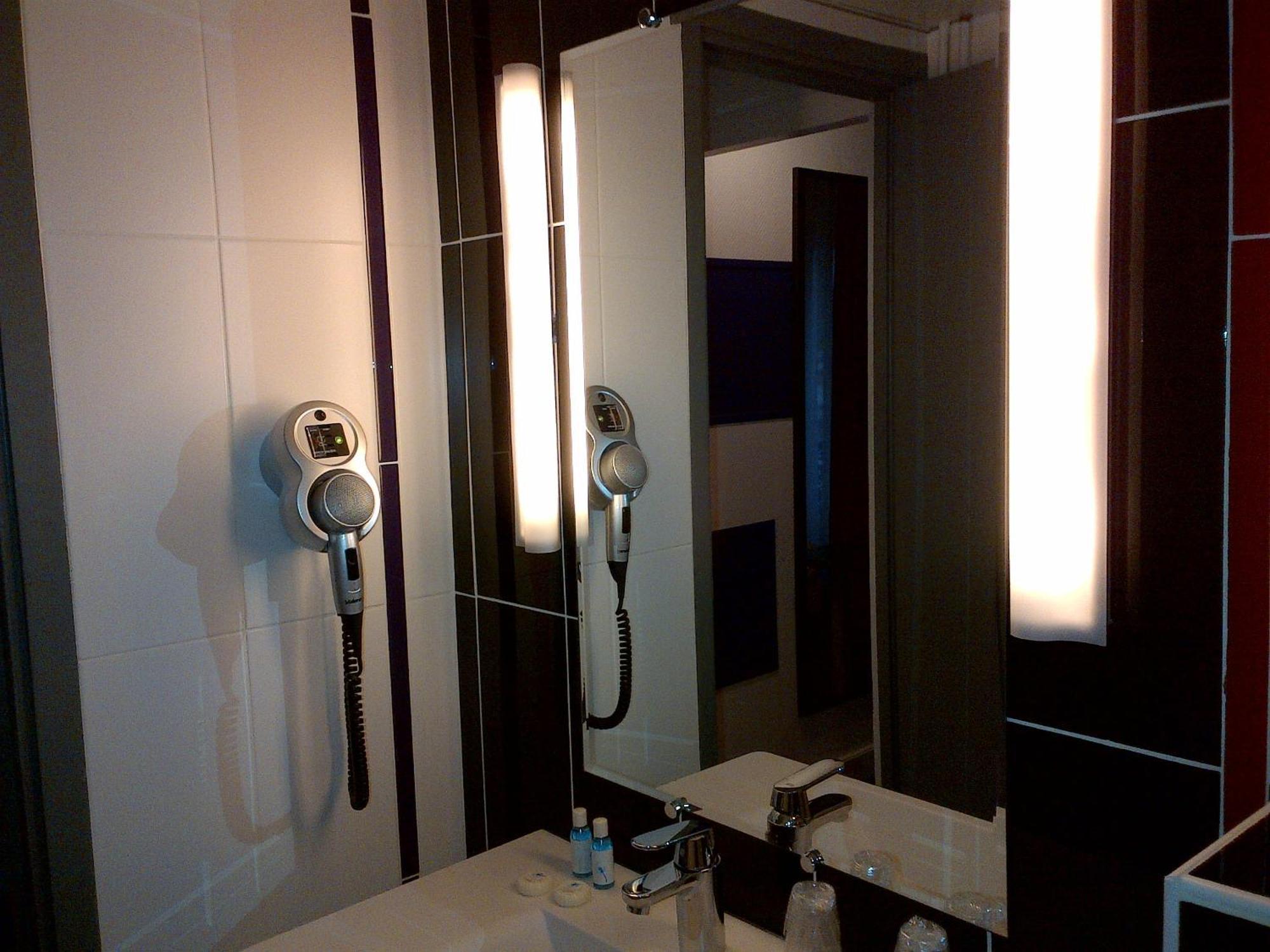Ibis Styles Paris Pigalle Montmartre Exterior foto